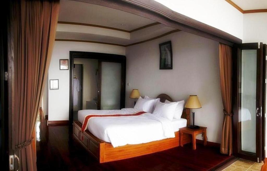 Lipa Bay Station touristique 3*